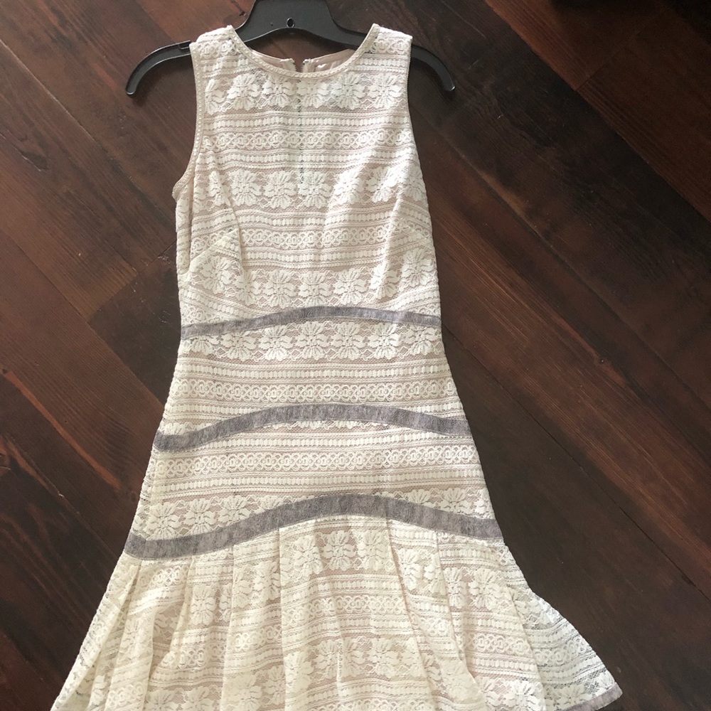 Beautiful cream lace Badgley Mischka dress